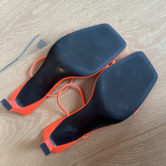 Zara Orange Heel - Picture 3 of 3